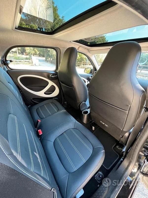 Usata Smart ForFour 90 CV (66 kW) 2015 Grigio Utilitaria