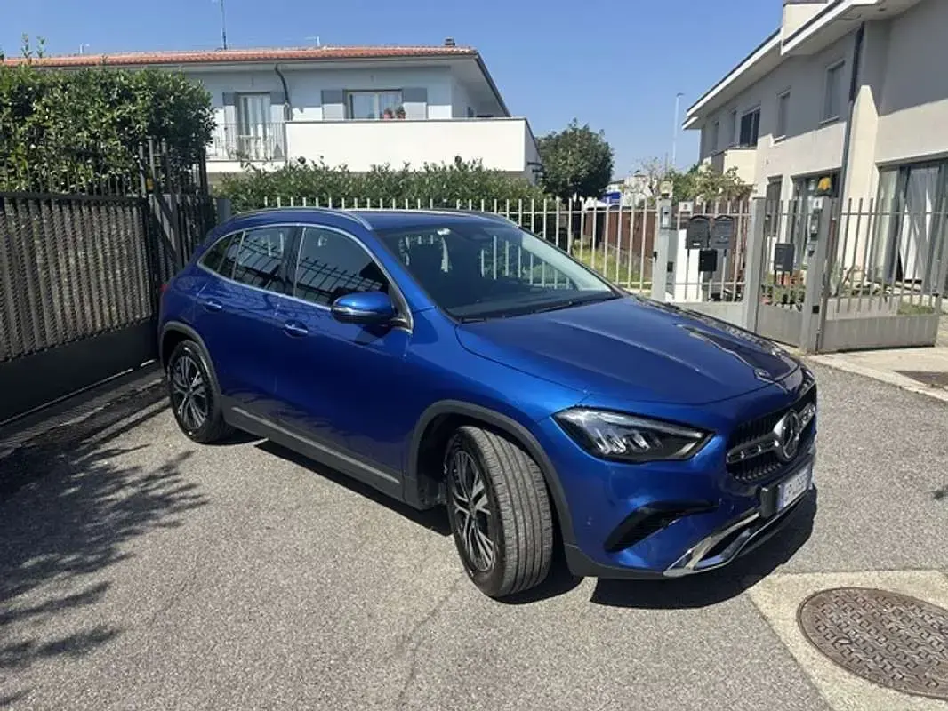 Usata Mercedes GLA200 Executive 150 CV (110 kW) 2023 Blu/azzurro SUV