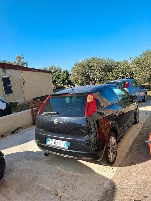 Usata Fiat Grande Punto 120 CV (88 kW) 2010 Nero Utilitaria
