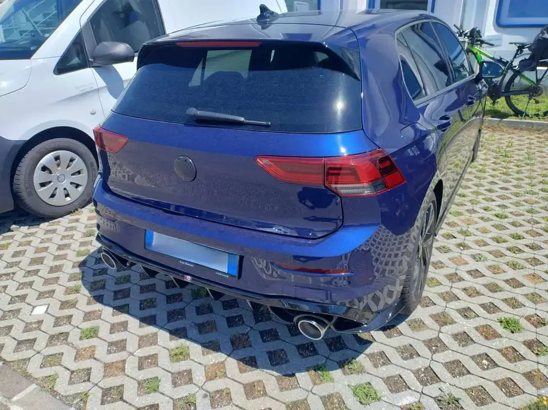 Usata VW Golf VIII R-line 150 CV (110 kW) 2022 Blu/azzurro Berlina