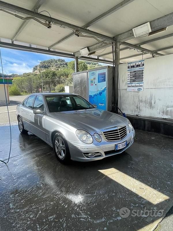 Usata Mercedes E220 170 CV (125 kW) 2007 Berlina
