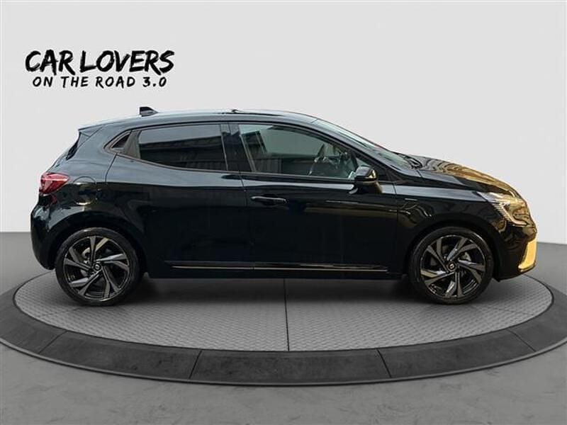 Usata Renault Clio V Engineered 145 CV (106 kW) 2022 Nero Utilitaria
