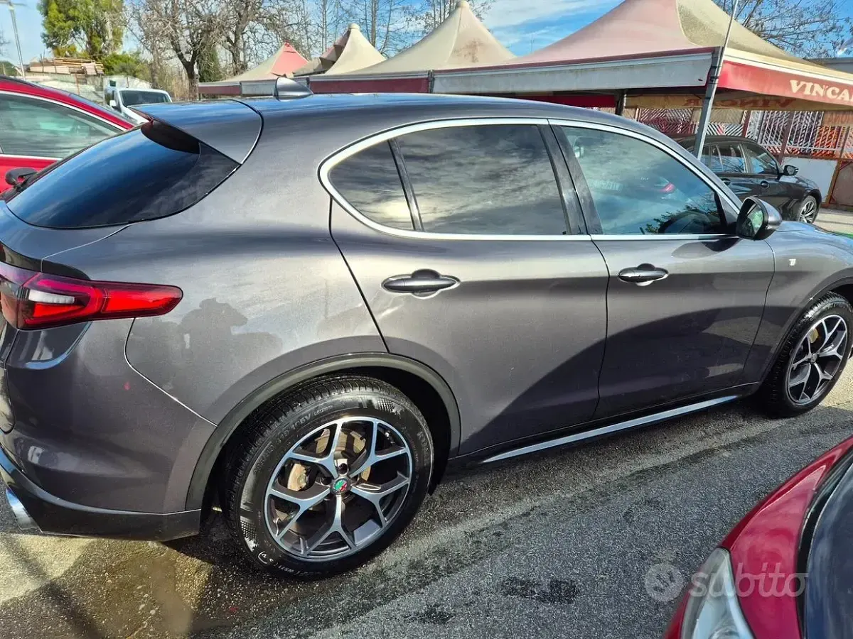 Usata Alfa Romeo Stelvio Ti 190 CV (139 kW) 2021 Grigio SUV