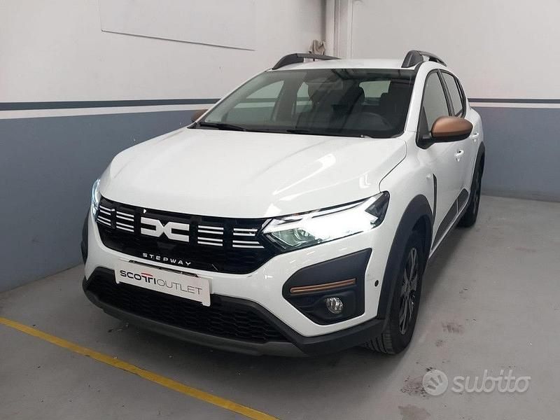 Usata Dacia Sandero Stepway 101 CV (74 kW) 2025 Bianco Berlina