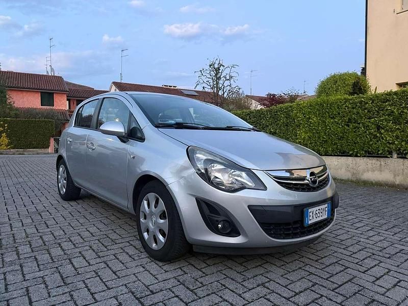 Usata Opel Corsa Edition 86 CV (63 kW) 2015 Grigio Utilitaria