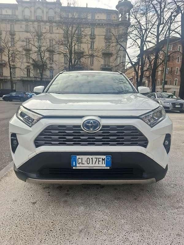Usata Toyota RAV4 Hybrid Active 178 CV (130 kW) 2023 Bianco SUV