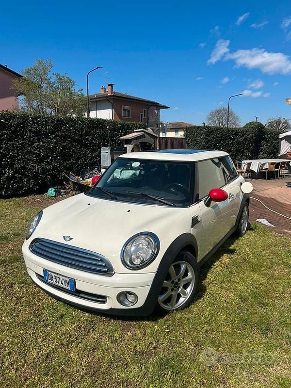 Usata Mini Cooper 120 CV (88 kW) 2007 Bianco Utilitaria
