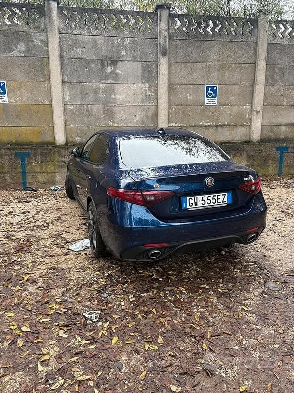 Usata Alfa Romeo Giulia Veloce 210 CV (154 kW) 2019 Blu Berlina