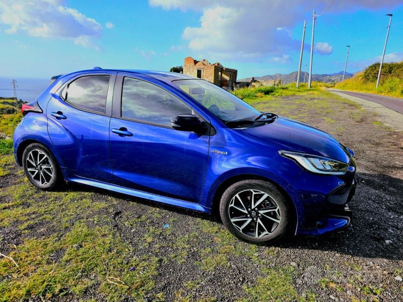 Usata Toyota Yaris Hybrid 116 CV (85 kW) 2021 Blu Utilitaria