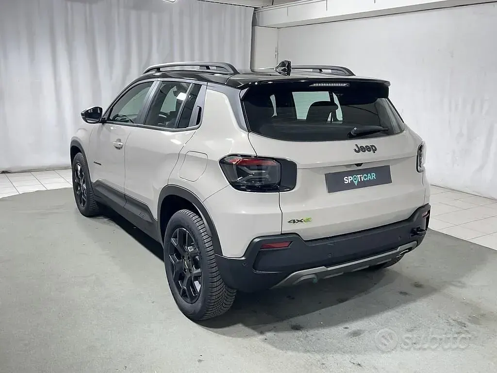 Nuova Jeep Avenger 145 CV (106 kW) 2026 Grigio SUV