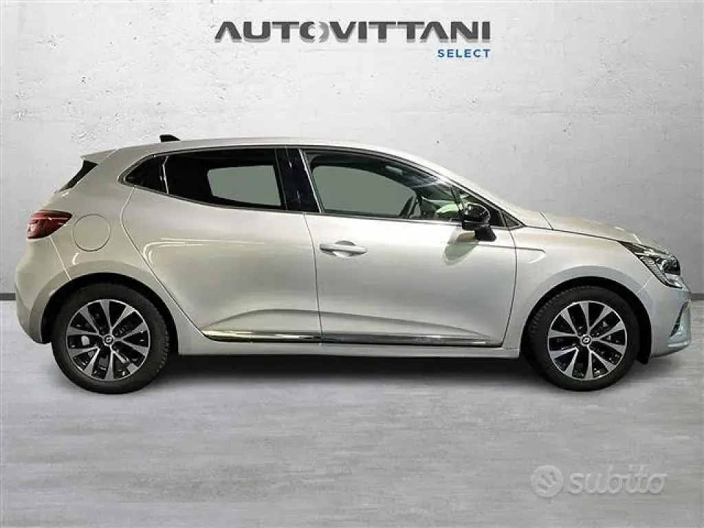 Usata Renault Clio V Techno 91 CV (66 kW) 2023 Grigio