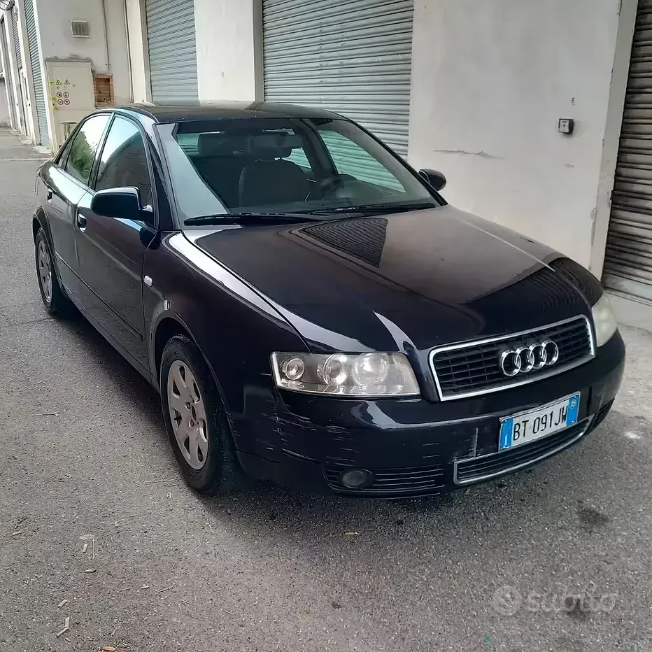 Usata Audi A4 130 CV (95 kW) 2002 Bluazzurro Berlina