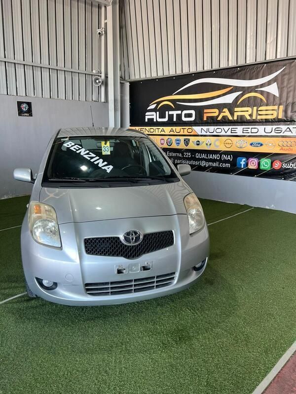 Usata Toyota Yaris 87 CV (63 kW) 2007 Grigio Berlina
