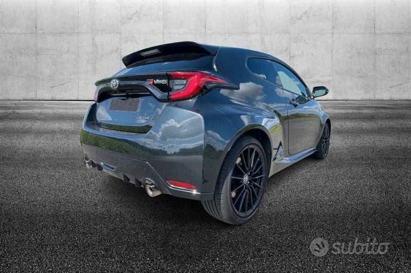 Usata Toyota Yaris 261 CV (191 kW) 2021 Nero Utilitaria