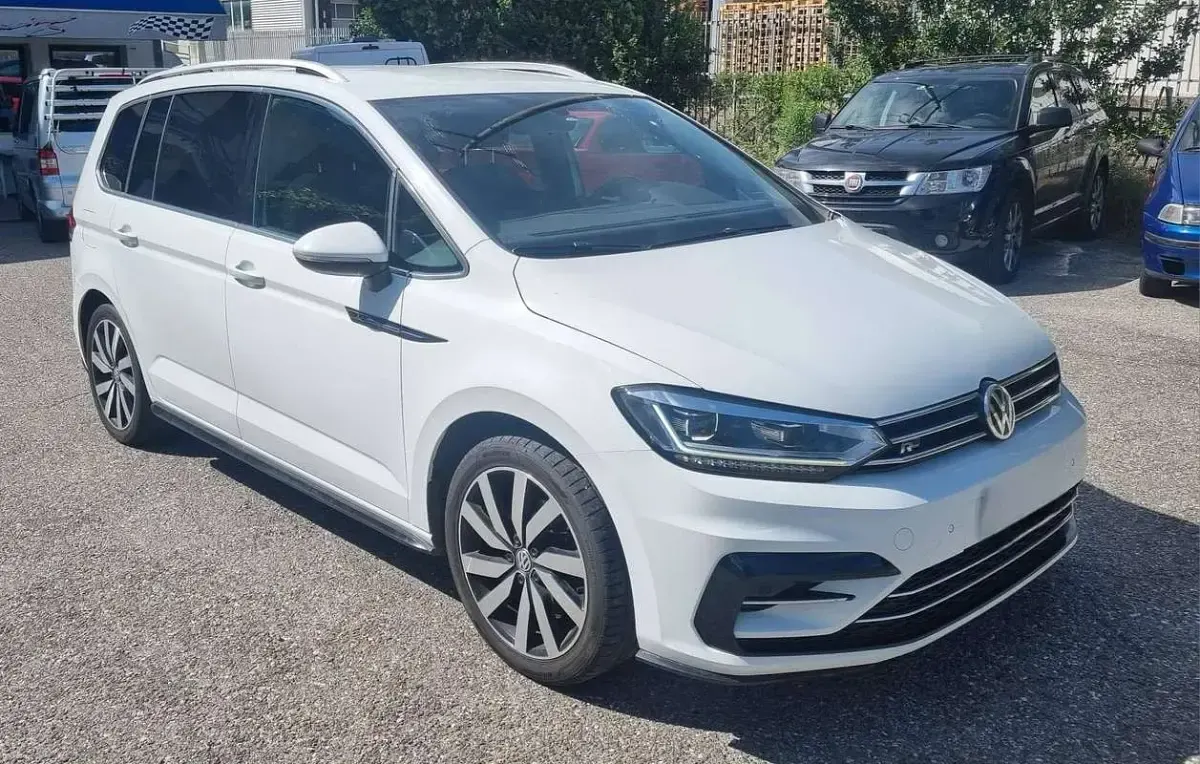 Usata VW Touran R-line 150 CV (110 kW) 2016 Bianco Monovolume