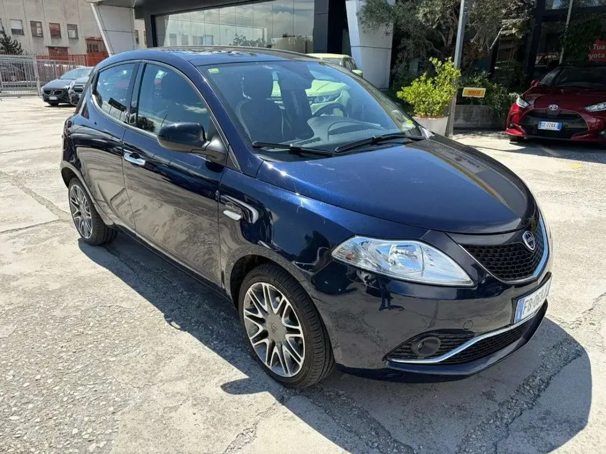 Usata Lancia Ypsilon S 95 CV (69 kW) 2015 Blu Utilitaria