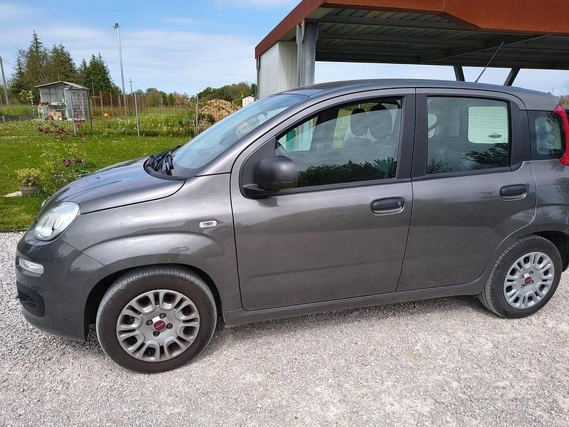 Usata Fiat Panda 84 CV (61 kW) 2022 Grigio Utilitaria