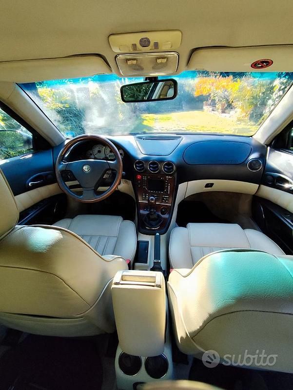 Usata Alfa Romeo 166 226 CV (166 kW) 2001 Nero Berlina