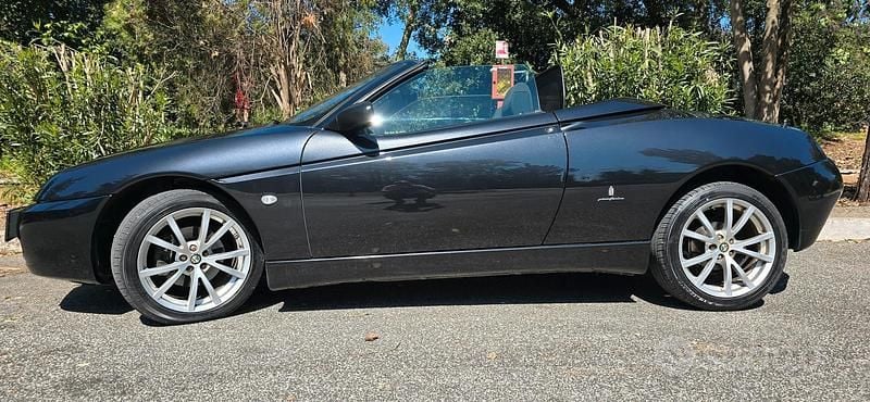 Usata Alfa Romeo Spider 165 CV (121 kW) 2006 Nero Cabrio
