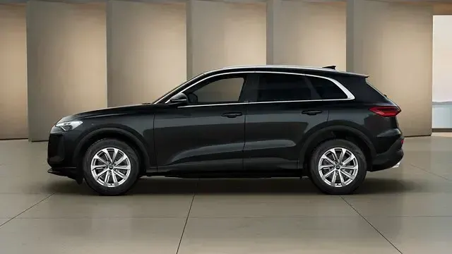 Nuova Audi Q5 Business 204 CV (150 kW) 2025 Blu navarra metallizzato SUV