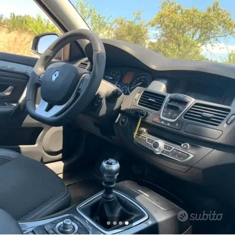 Usata Renault Laguna III 150 CV (110 kW) 2010 Grigio Station wagon