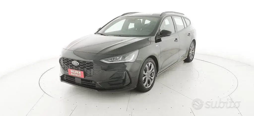 Usata Ford Focus ST-Line 116 CV (85 kW) 2024 Nero metallizzato Station wagon