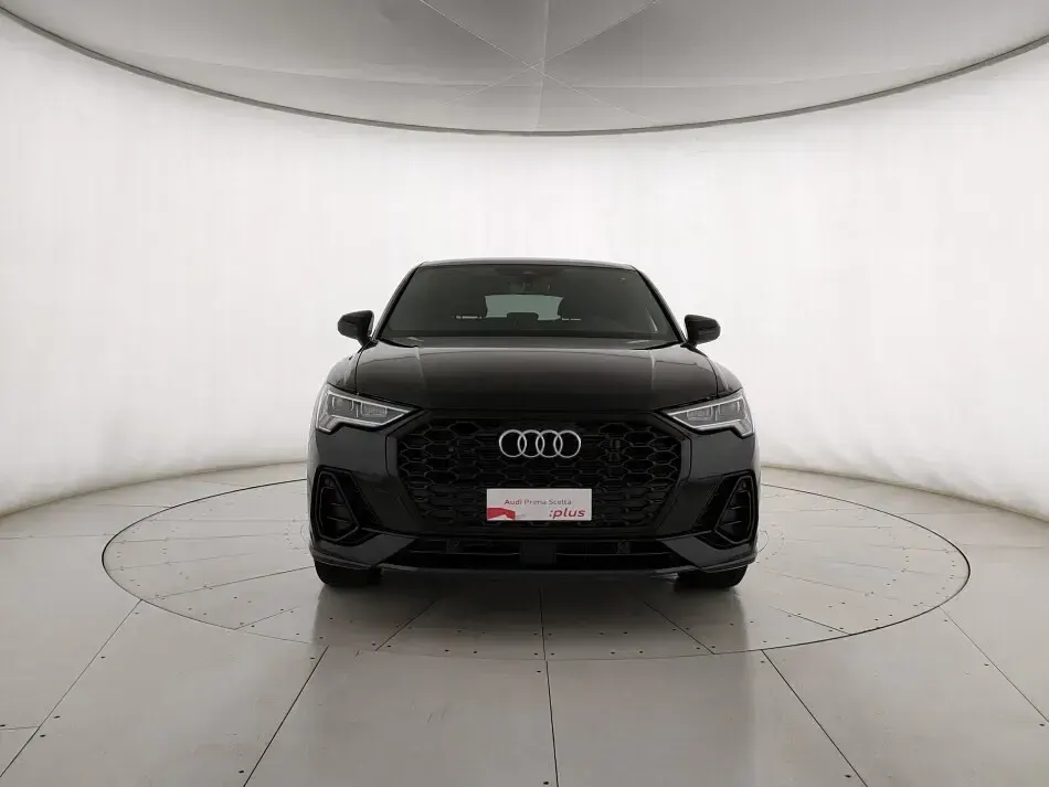 Begagnad Audi Q3 Sportback Ambiente 150 HK (110 kW) 2025 Svart SUV