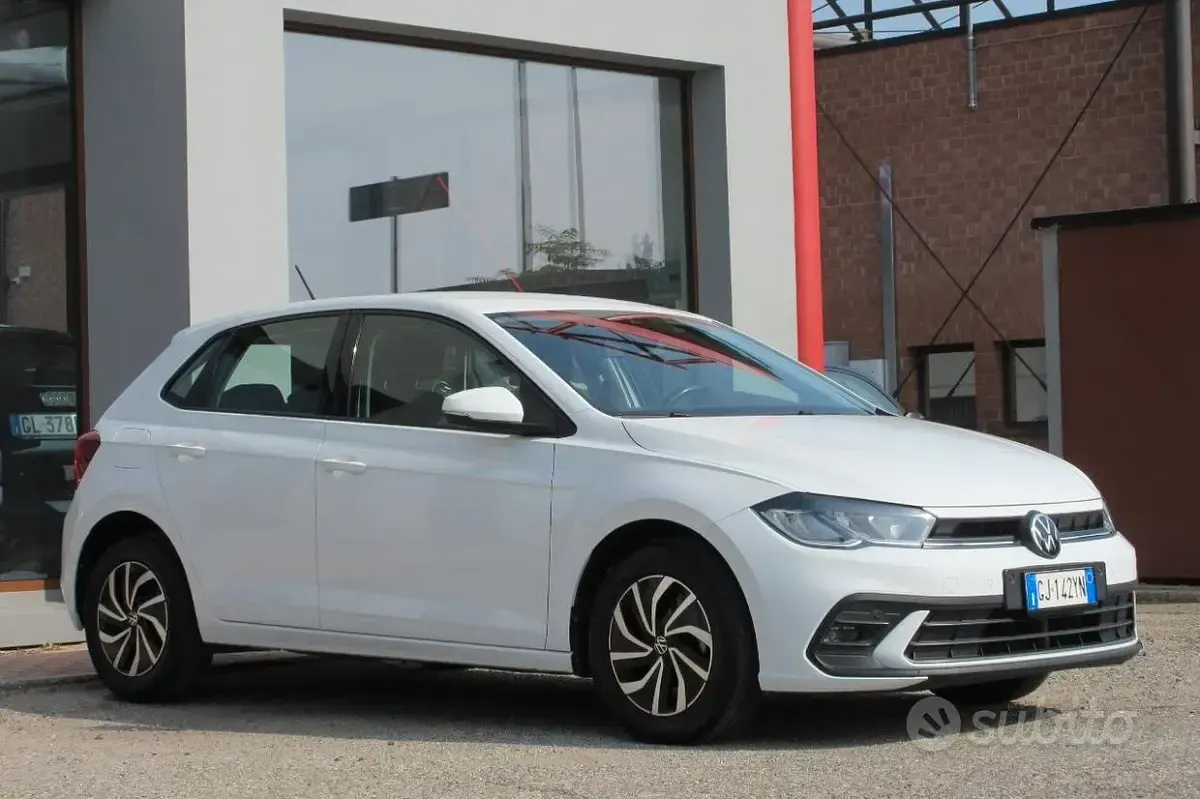 Usata VW Polo Life 95 CV (69 kW) 2022 Bianco Utilitaria