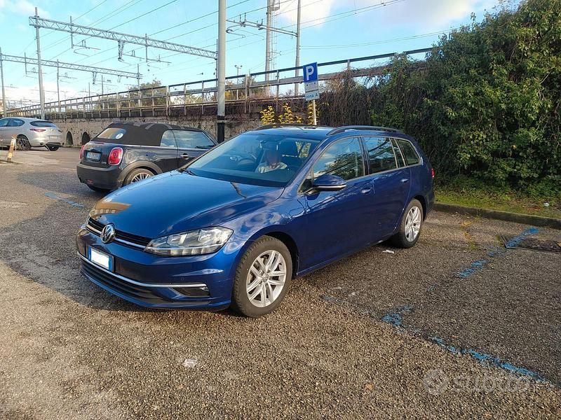 Usata VW Golf VII Trendline 116 CV (85 kW) 2018 Blu Station wagon