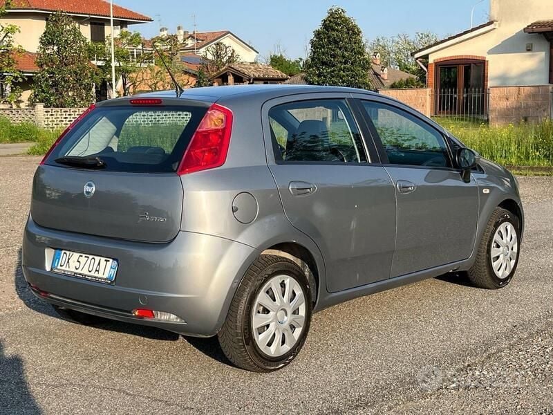 Usata Fiat Grande Punto Active 77 CV (56 kW) 2007 Argento Utilitaria
