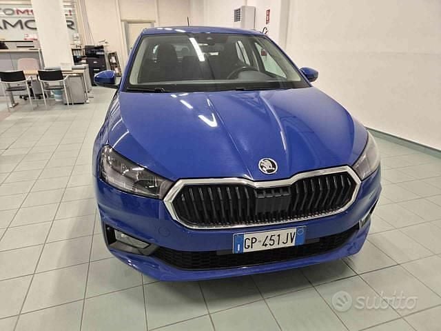 Usata Skoda Fabia Ambition 65 CV (47 kW) 2023 Blu pastello Berlina