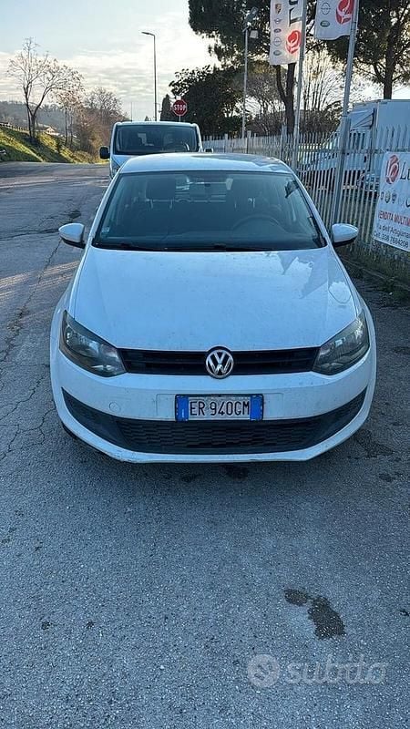 Usata VW Polo Comfortline 75 CV (55 kW) 2013 Bianco Utilitaria