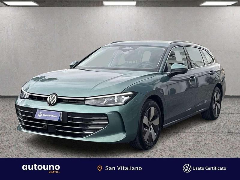 Usata VW Passat Business 150 CV (110 kW) 2024 Mariposite green Station wagon