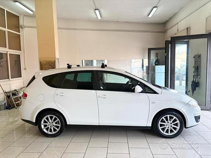 Usata Seat Altea XL Style 105 CV (77 kW) 2011 Bianco Monovolume
