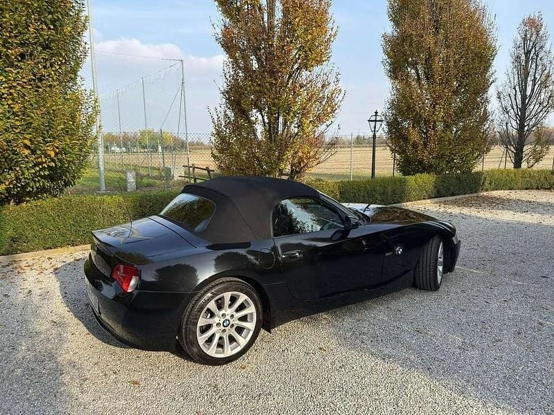 Begagnad BMW Z4 Efficient Dynamics 150 HK (110 kW) 2006 Svart Cab
