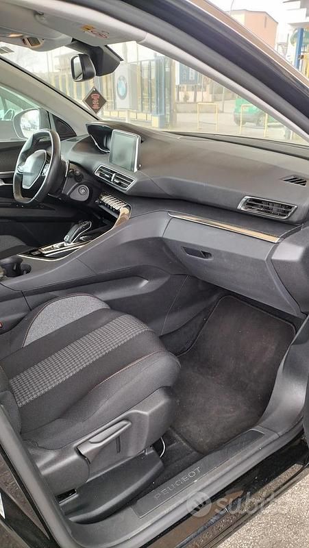 Usata Peugeot 3008 130 CV (95 kW) 2020 Nero SUV