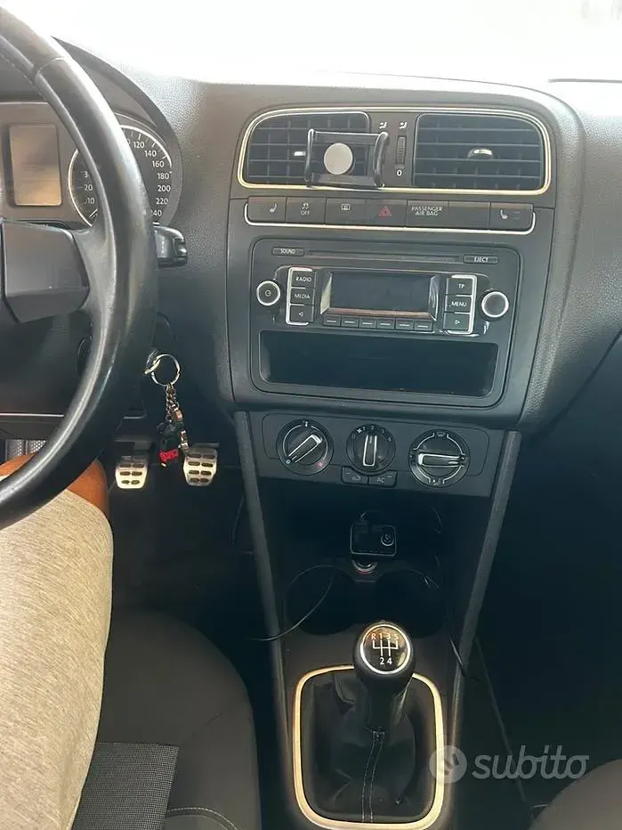 Usata VW Polo Comfortline 69 CV (50 kW) 2011 Bluazzurro Utilitaria