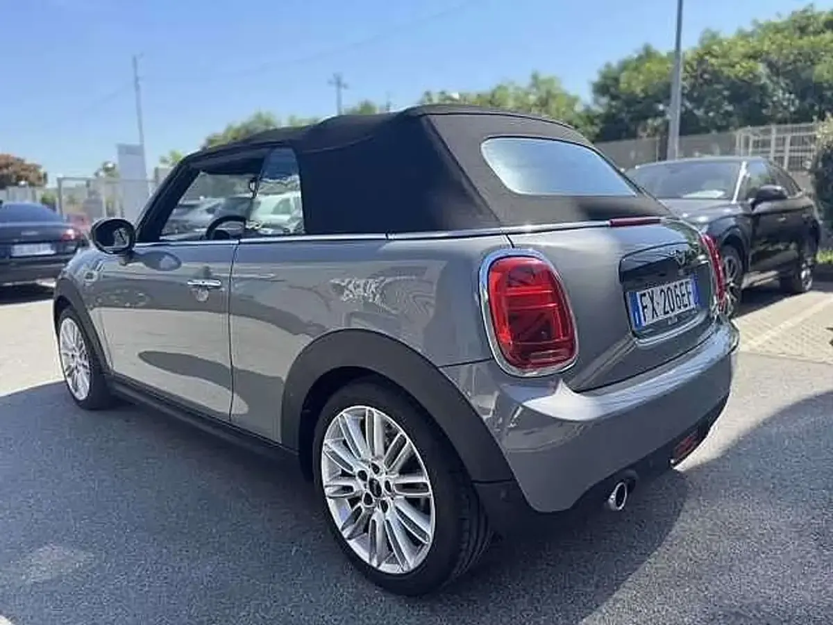 Usata Mini Cooper D Cabriolet 116 CV (85 kW) 2019 Beige Cabrio