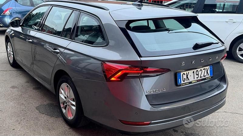 Usata Skoda Octavia SportLine 116 CV (85 kW) 2022 Grigio Station wagon