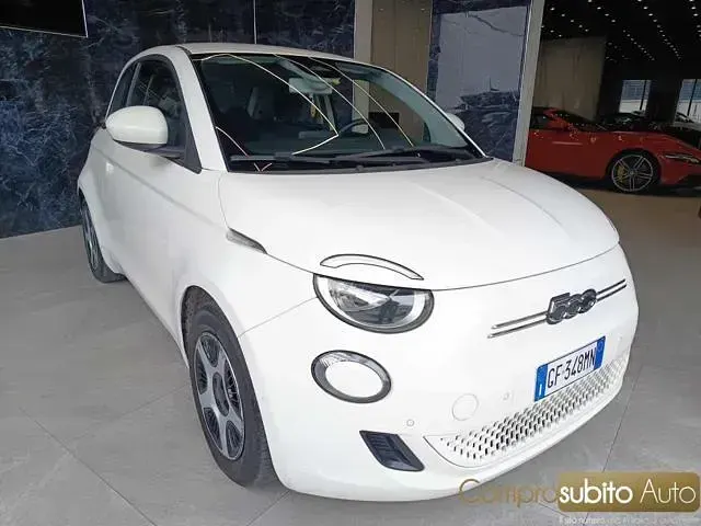 Usata Fiat 500e Passion 42 kW (58 CV) 2021 Bianco Berlina