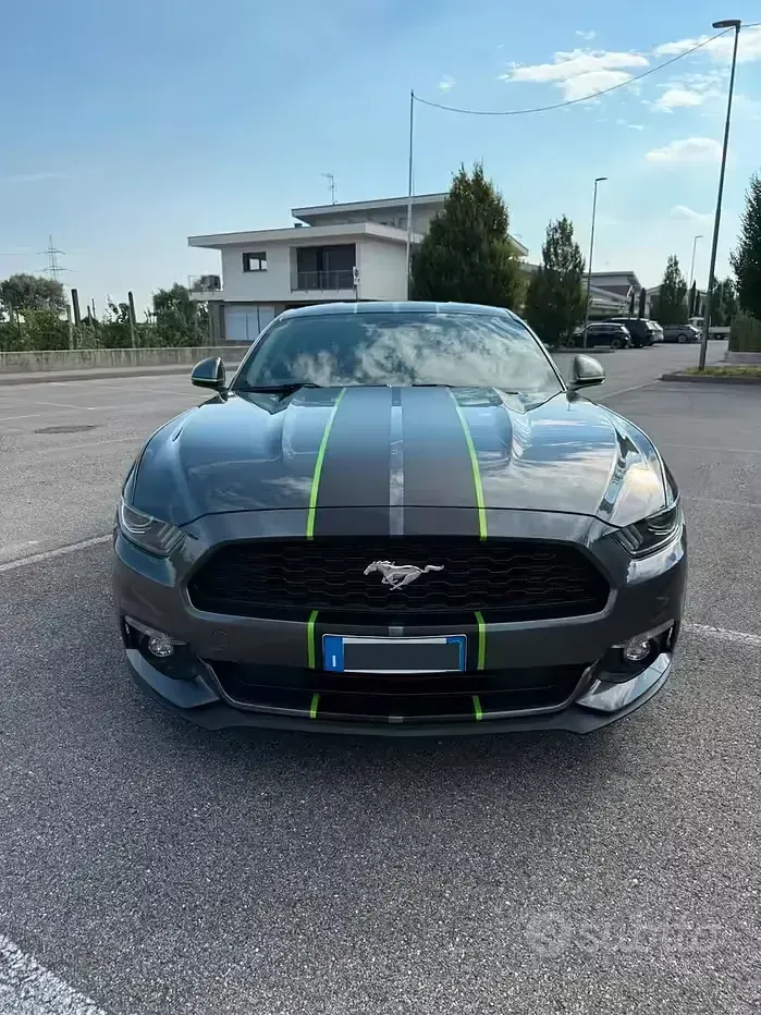 Usata Ford Mustang Fastback 317 CV (233 kW) 2016 Grigio Coupé