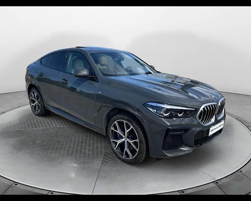 Usado BMW X6 M Sport 340 HP (250 kW) 2022 Branco SUV