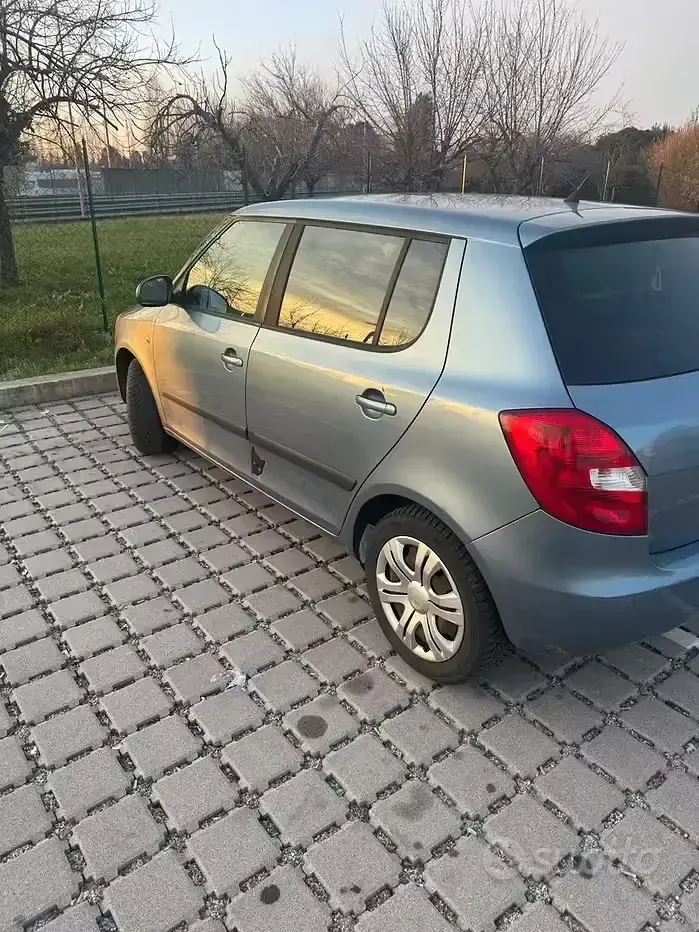 Usata Skoda Fabia 69 CV (50 kW) 2011 Verde Berlina