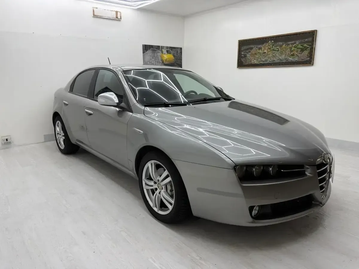 Usata Alfa Romeo 159 Super 135 CV (99 kW) 2011 Argento Berlina
