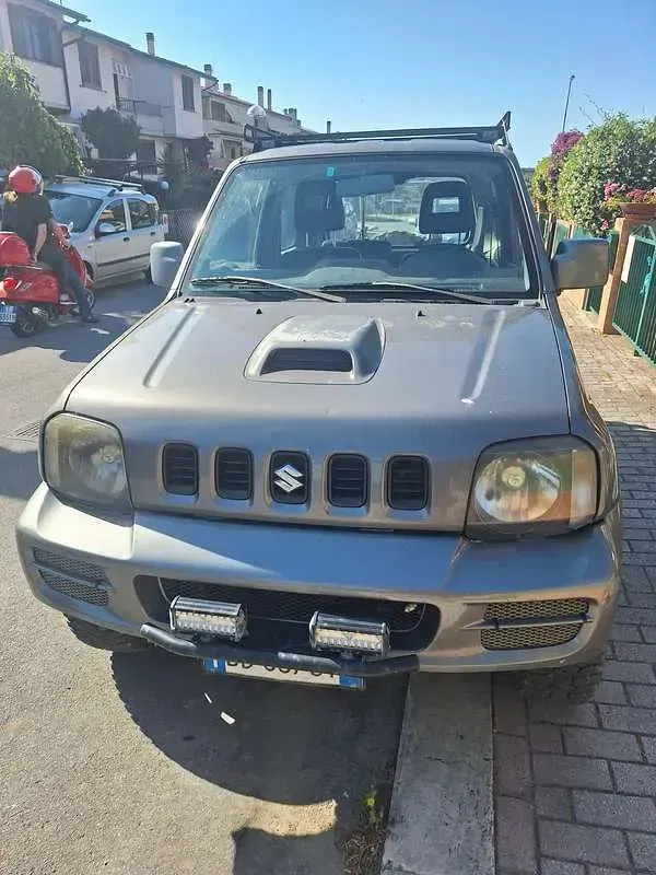 Usata Suzuki Jimny 86 CV (63 kW) 2006 Grigio SUV