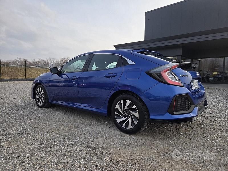 Usata Honda Civic 129 CV (94 kW) 2018 Blu Berlina