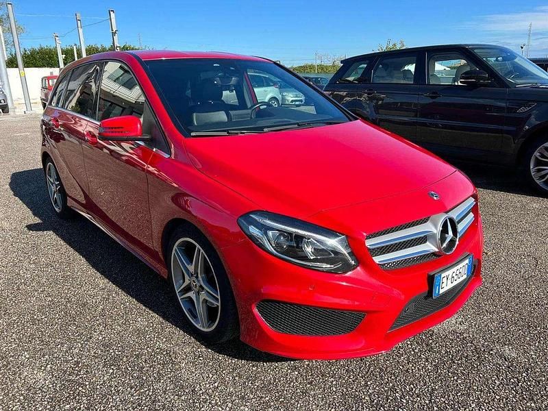 Usata Mercedes B200 Premium Plus 136 CV (100 kW) 2015 Rosso Monovolume