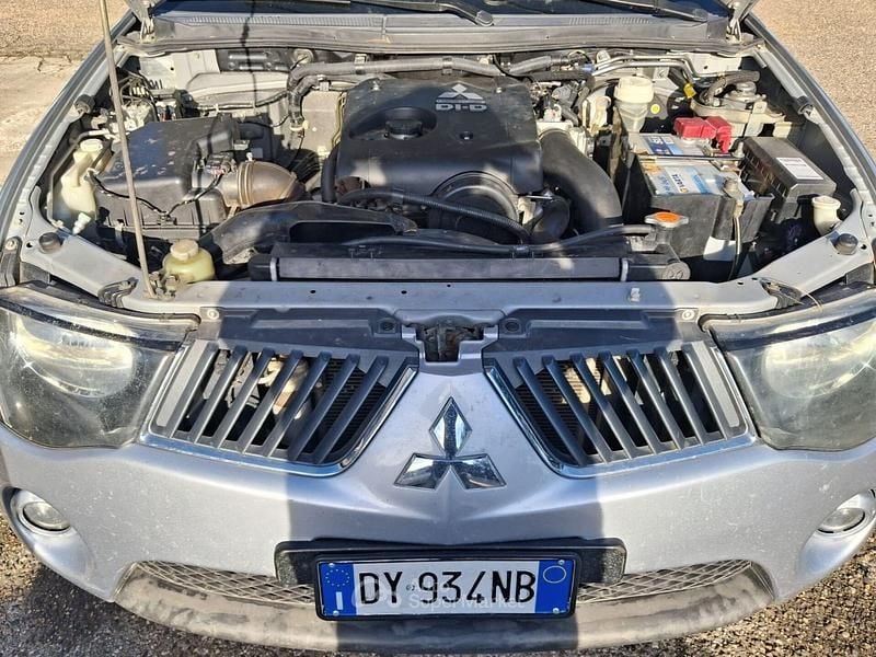 Usata Mitsubishi L200 Invite+ 136 CV (100 kW) 2010 Grigio Pick-up