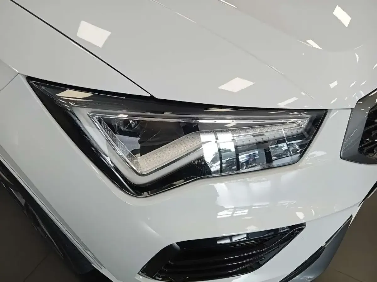 Usata Cupra Ateca 150 CV (110 kW) 2025 Bianco SUV