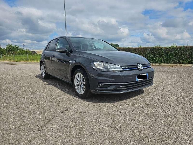 Grigio Usata 2020 VW Golf VIII Executive Tre volumi | 12.000 € (Ottimo prezzo) - Immagine 1/4